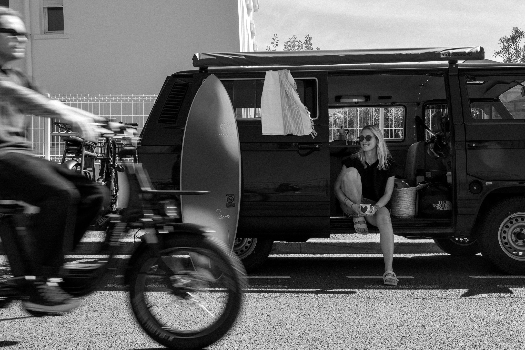 Van, surf et vélo électrique : le trio gagnant pour des escapades libres et sans contraintes - Elwing